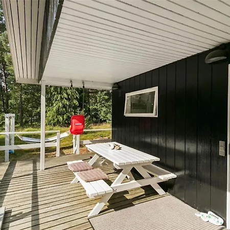 Feriehus 1463-aakirkeby-sortspaettevej-2
